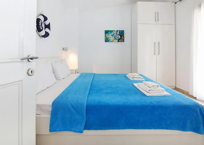 Lion Villa Nikíti